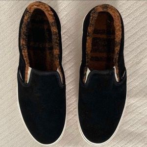 New VANS Classic Slip-Ons Sherpa -Black/Marshmallow - 8.5 Men - 10 Women